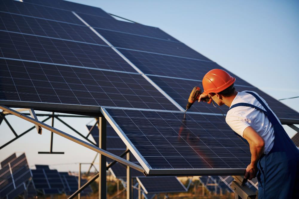 Instalarea și întreținerea panourilor solare